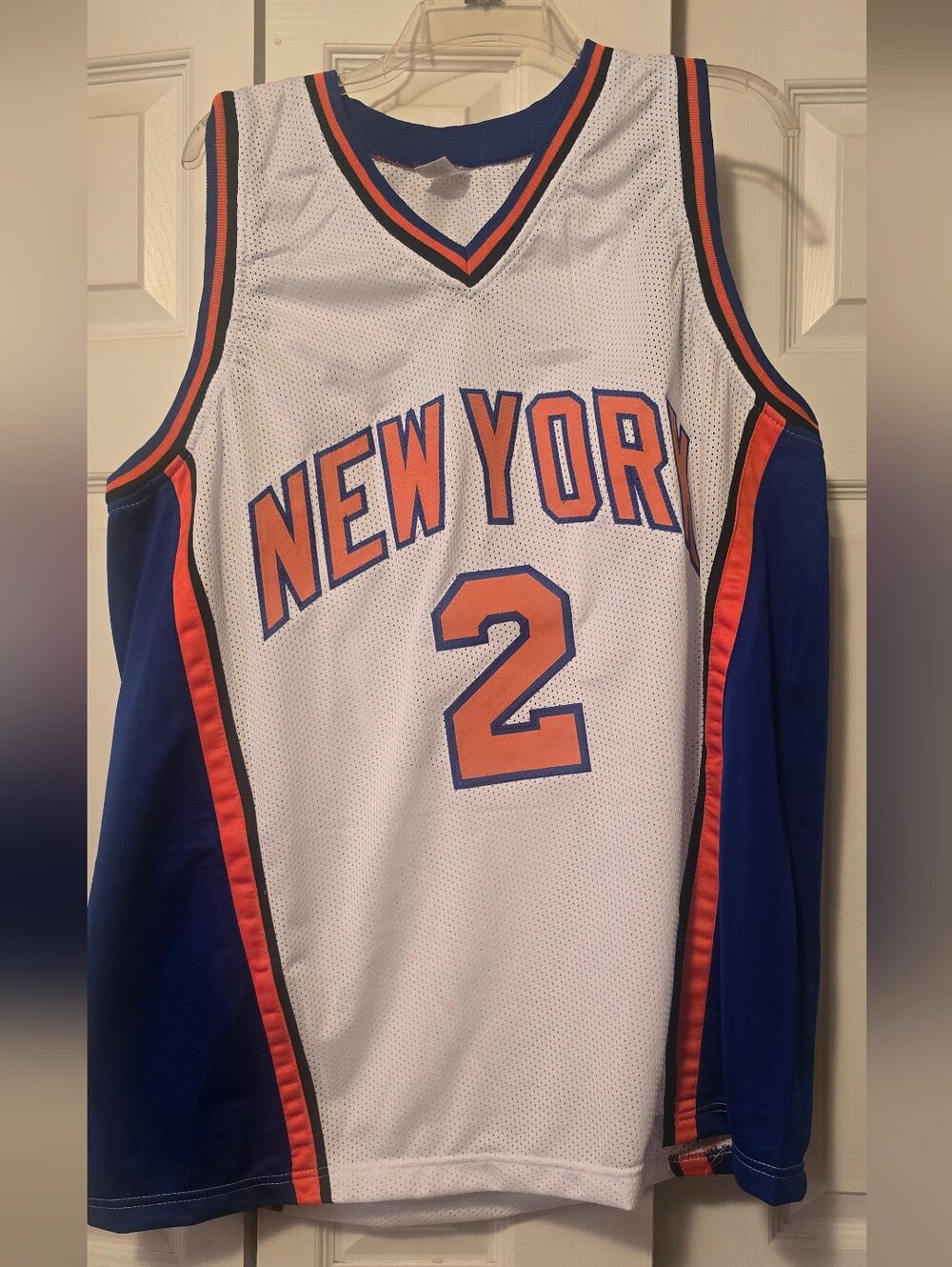 Signed Larry Johnson NY Kinck #2 Basketball Jersey Certified By Beckett